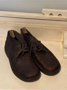 Dr Martens Boots Air Wair Brown Leather Men SIZE 12M With Soles Bouncing